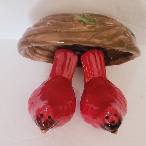 Red Cardinal Bird Salt Pepper Shakers Nest Tray - Picture 7 of 14